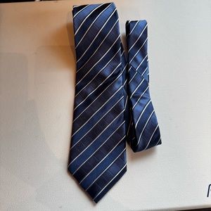 90s Donald J Trump Silver Blue Striped Neck Tie 100% Silk Signature Collection